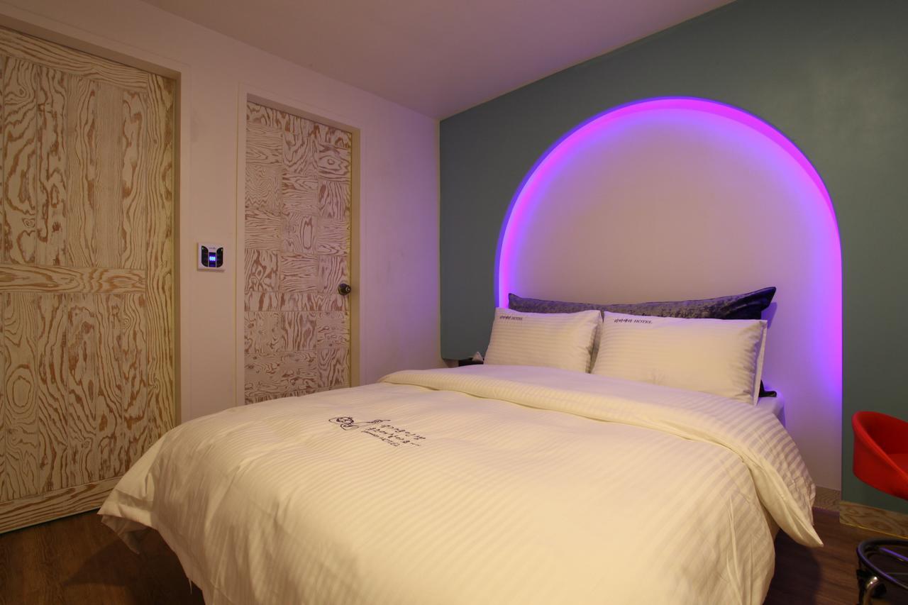 Riviera Motel Коян Екстер'єр фото