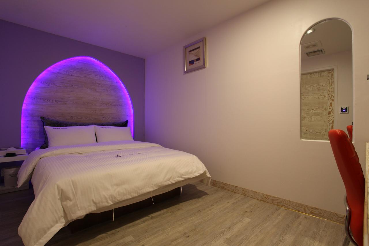 Riviera Motel Коян Екстер'єр фото