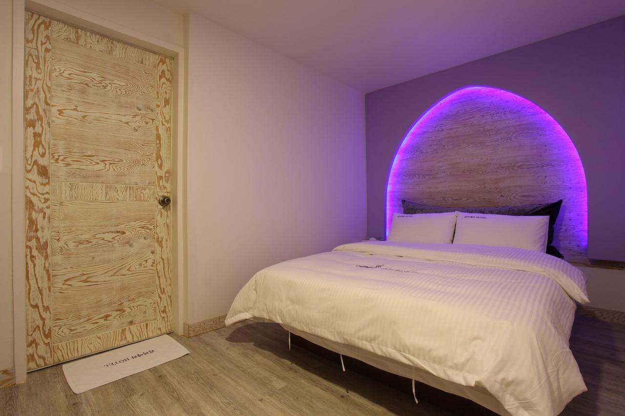 Riviera Motel Коян Екстер'єр фото